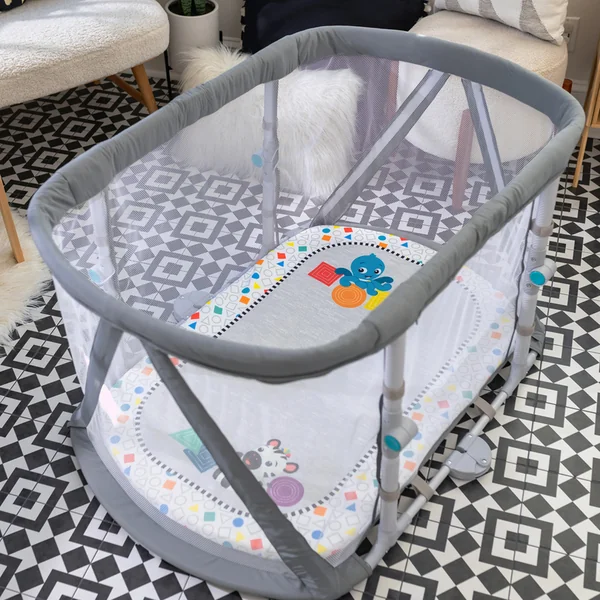 BABY EINSTEIN Lit de bébé avec parc de jeu et piano 3 en 1 Kick & Snooze™ 0m+
