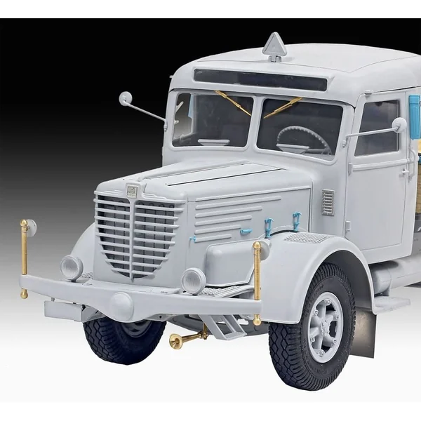 Büssing 8000 S 13 Mit Trailer Platinum Edition 1:24 Revell - 07580