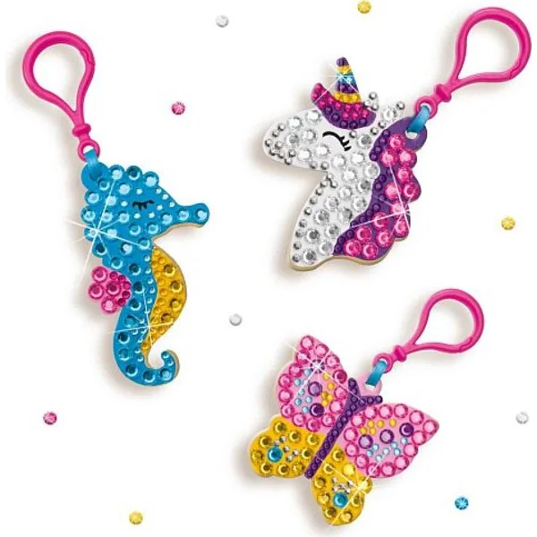 Décoration de porte-clés avec des strass scintillants