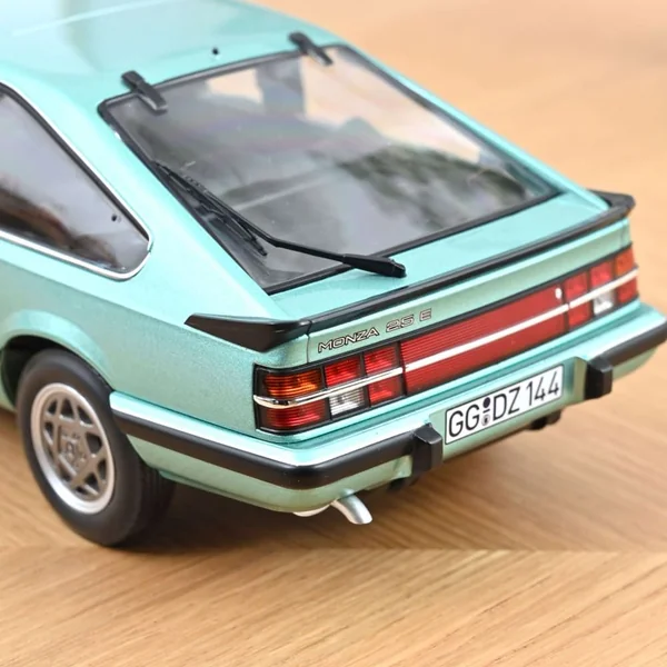 NOREV Opel Monza 2.5 E 1983 Beryll Green Metallic 1/18 - 183643
