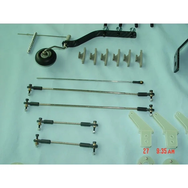 Yak 55M 88 (27%) 2,24m - Pilot RC - Rouge/Blanc - 50 à 60cc